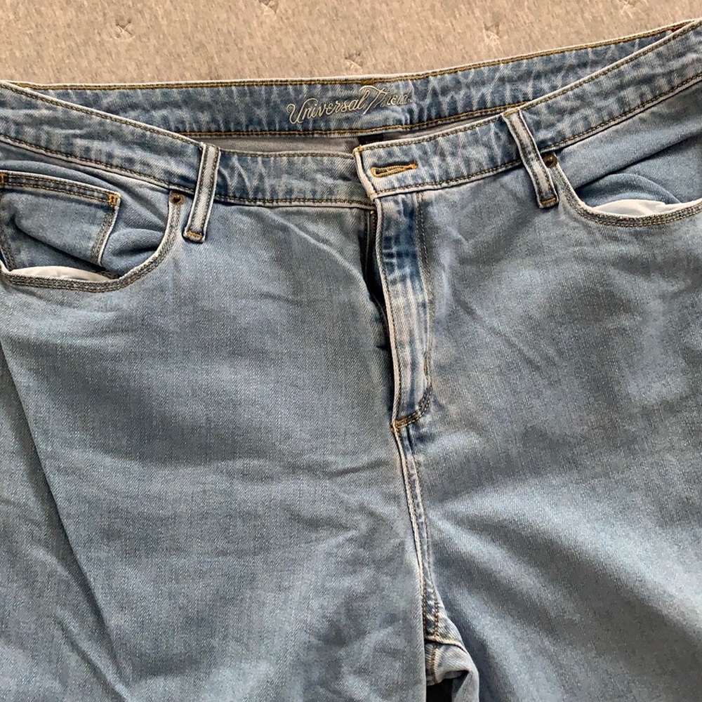 Universal thread size 16 wide leg Jean